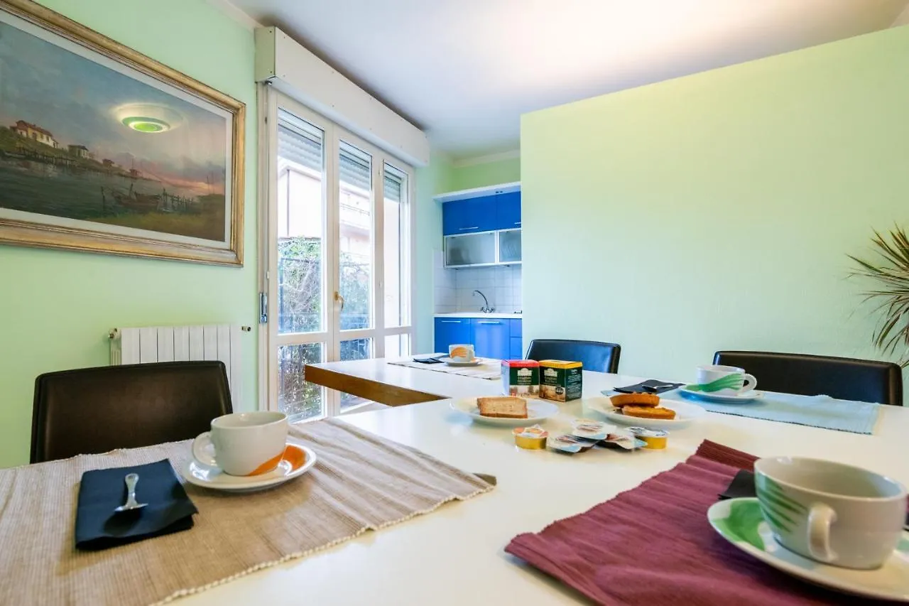 Apartment Appartamento Le Cornici Lucca Italy